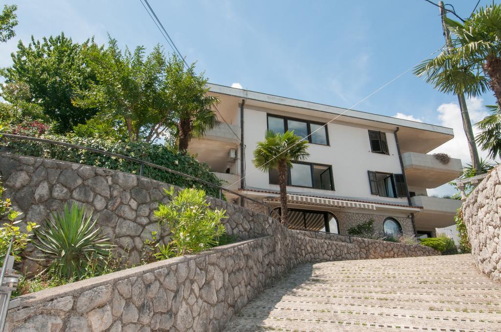 Apartments Daniel Opatija Rom bilde